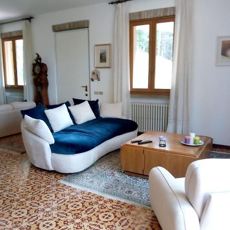 Ferienwohnung Casale La Pineta Mombaroccio Exterior foto