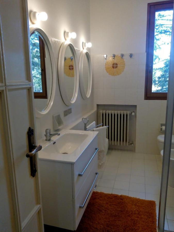 Ferienwohnung Casale La Pineta Mombaroccio Exterior foto