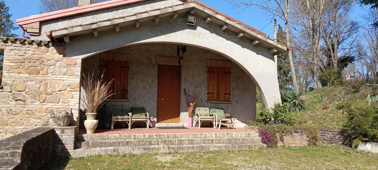 Ferienwohnung Casale La Pineta Mombaroccio Exterior foto